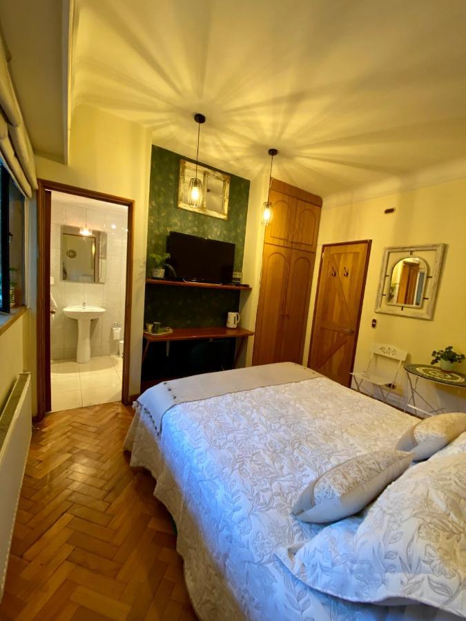 Bed & Breakfast Lastarria Сантяго Екстериор снимка